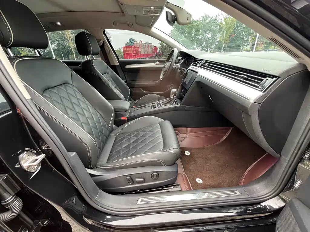 Volkswagen Magotan PHEV — миниатюра 13