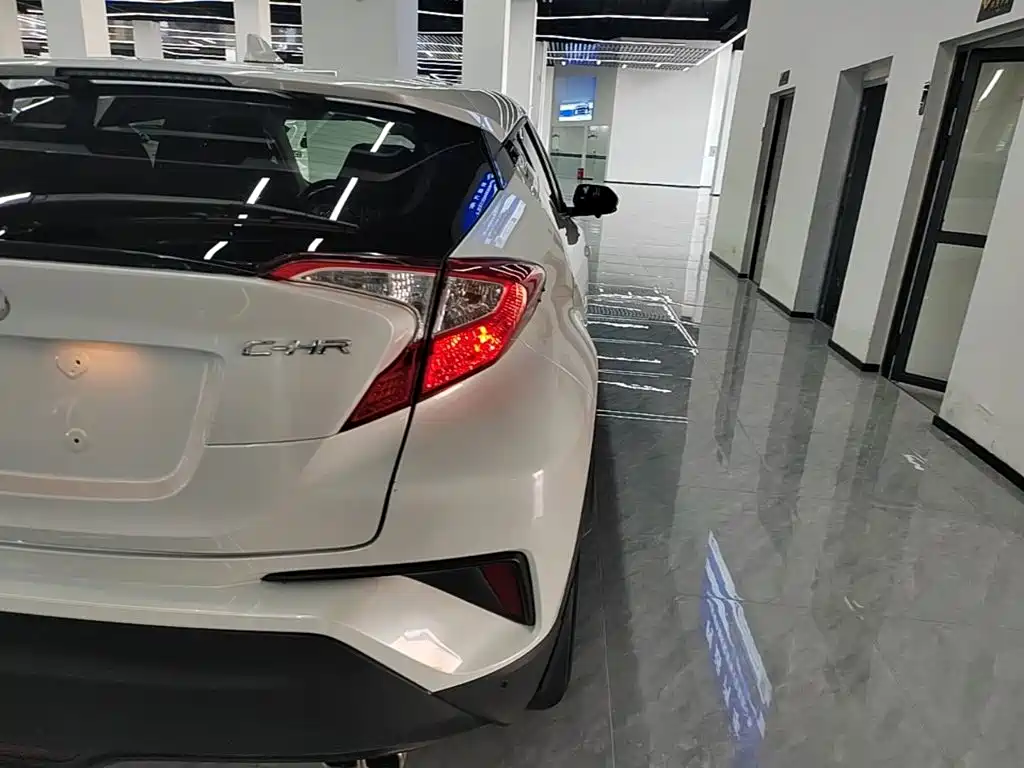 Toyota C-HR — миниатюра 8