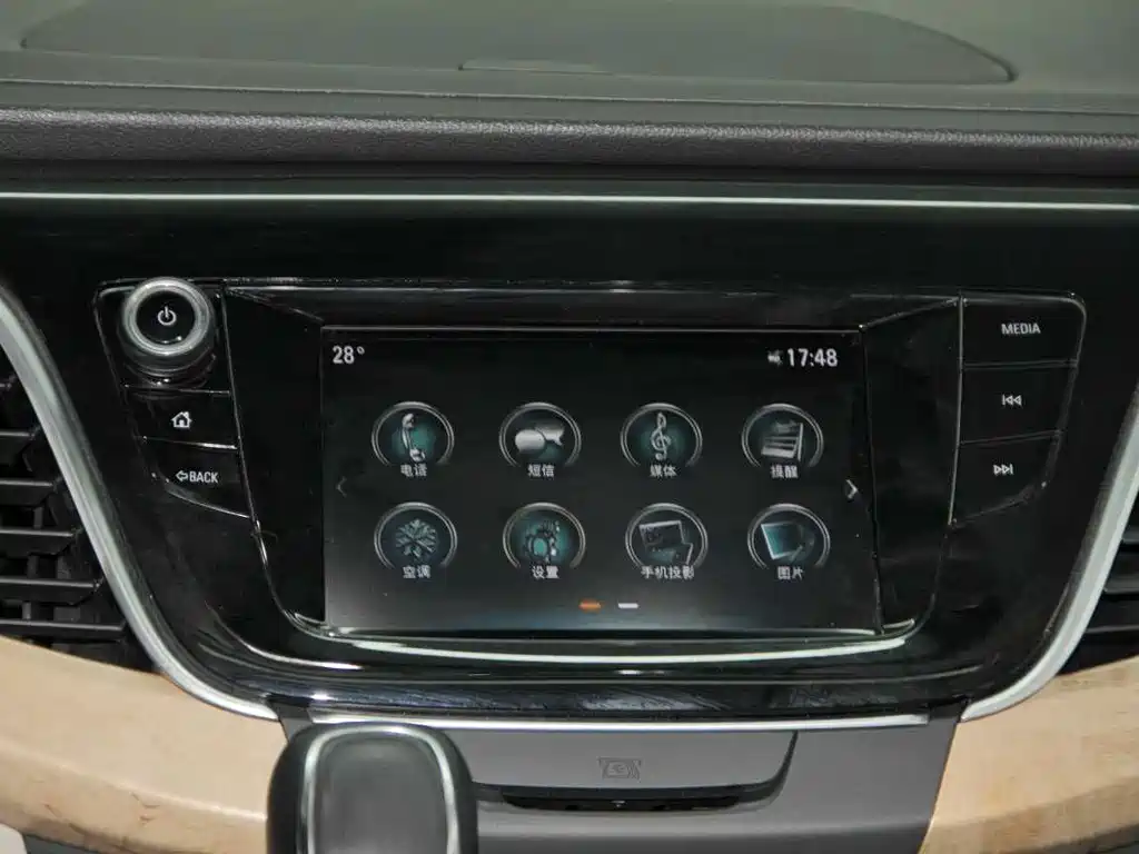 Buick GL8 — миниатюра 16