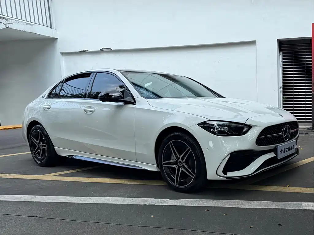 Mercedes-Benz C-Class — миниатюра 3