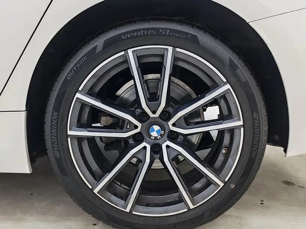 BMW 3 Series — миниатюра 17