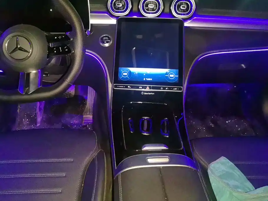 Mercedes-Benz C-Class — миниатюра 13