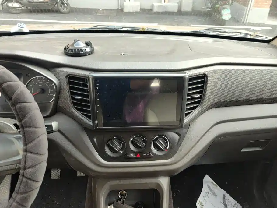Wuling Hongguang V — миниатюра 13