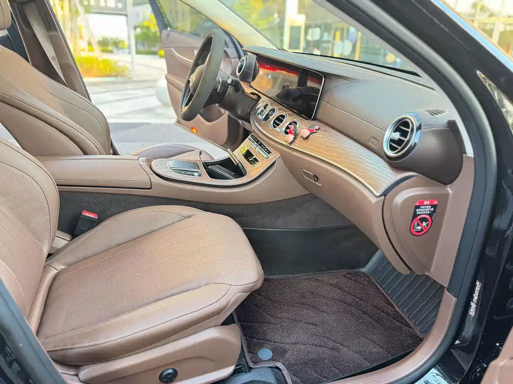 Mercedes-Benz E-Class — миниатюра 5