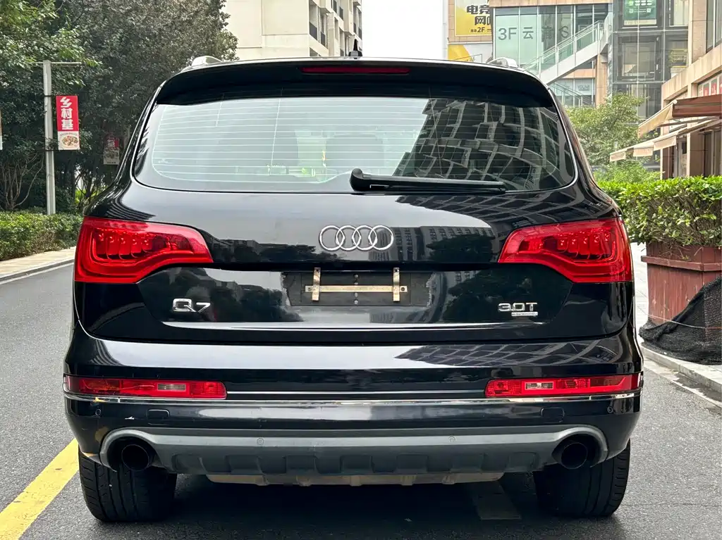 Audi Q7 — миниатюра 5