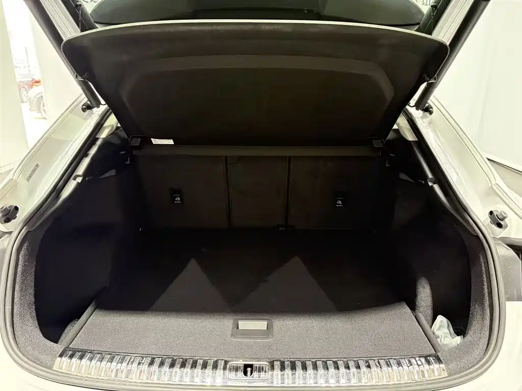 Audi Q3 Sportback — миниатюра 9