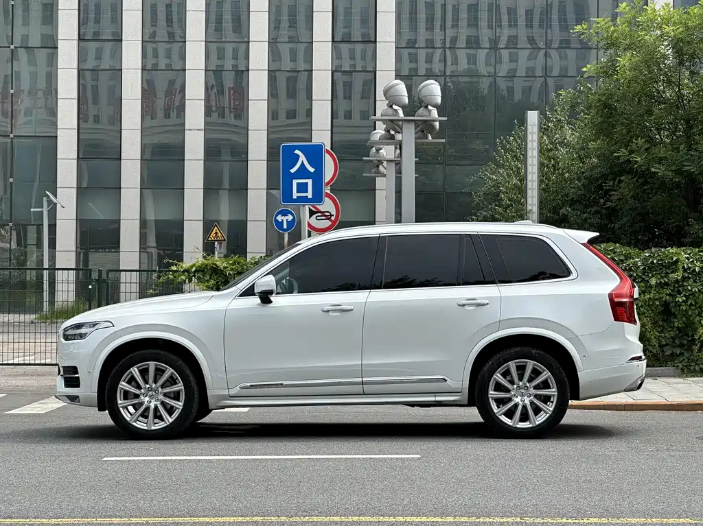 Volvo XC90 2019 T6 7 мест V