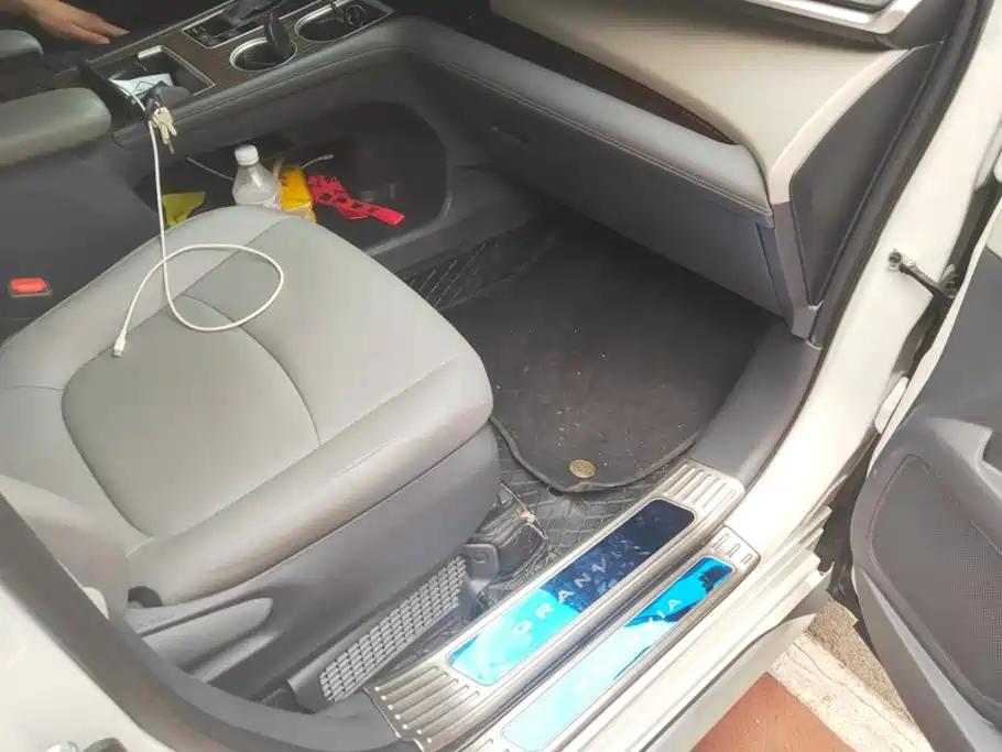 Toyota Granvia — миниатюра 8