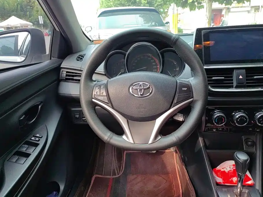 Toyota Yaris L — миниатюра 15