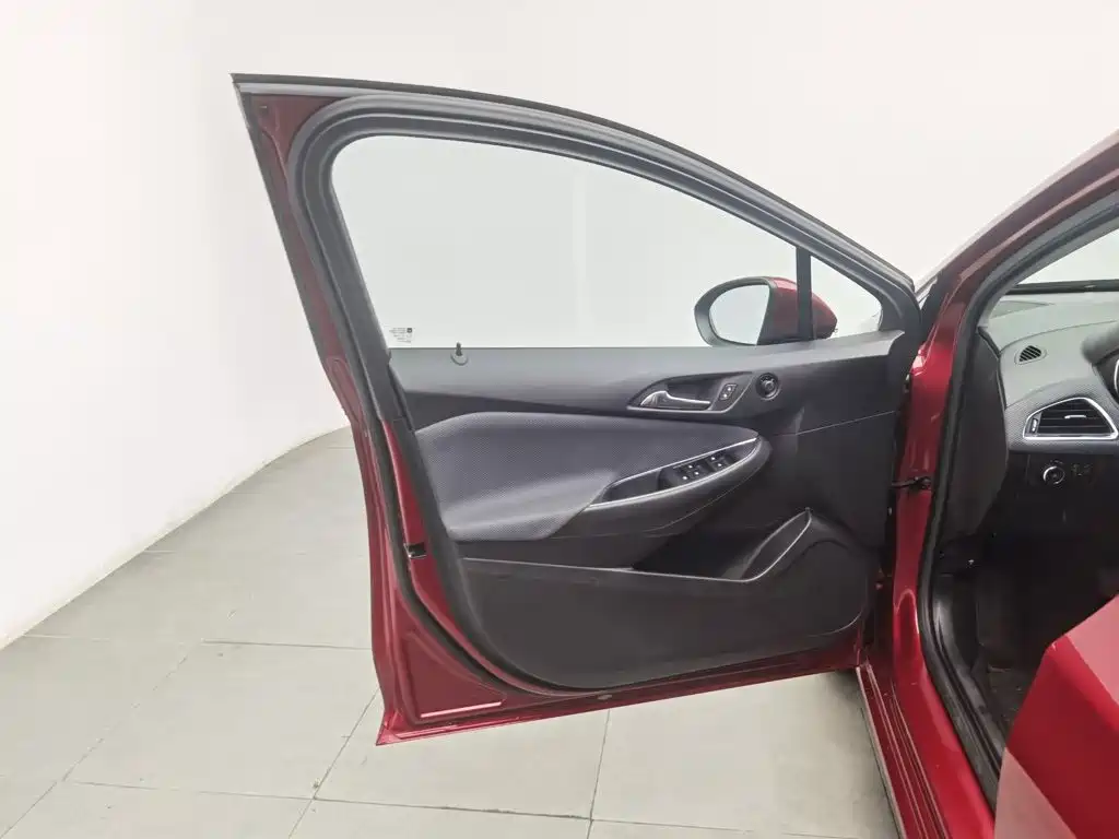 Chevrolet Cruze — миниатюра 8
