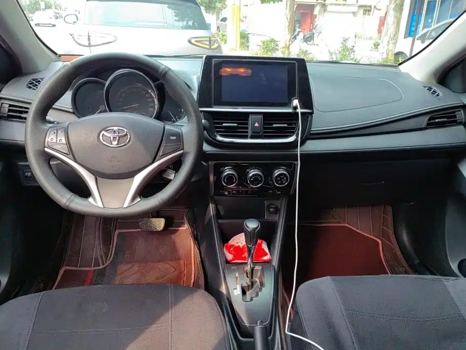 Toyota Yaris L — миниатюра 12