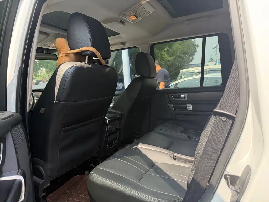 Land Rover Discovery 2015 3.0 SC V6 SE