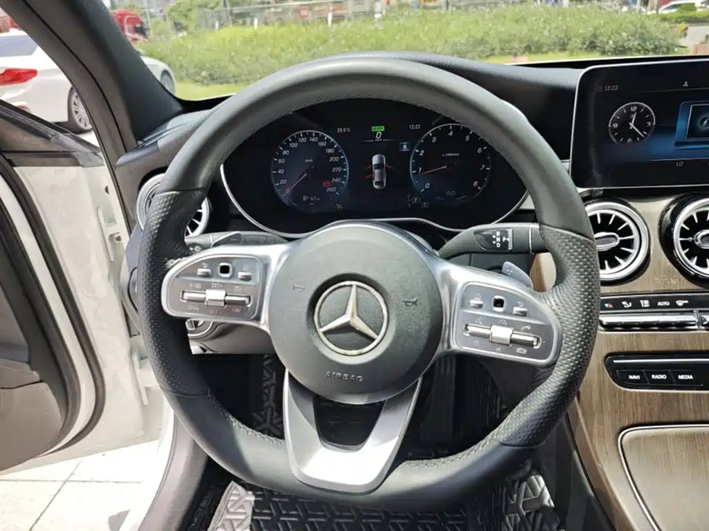 Mercedes-Benz C-Class — миниатюра 17
