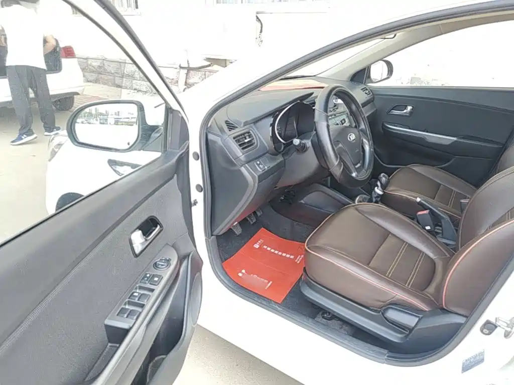 Kia K2 — миниатюра 16
