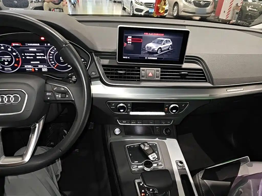 Audi Q5L — миниатюра 10