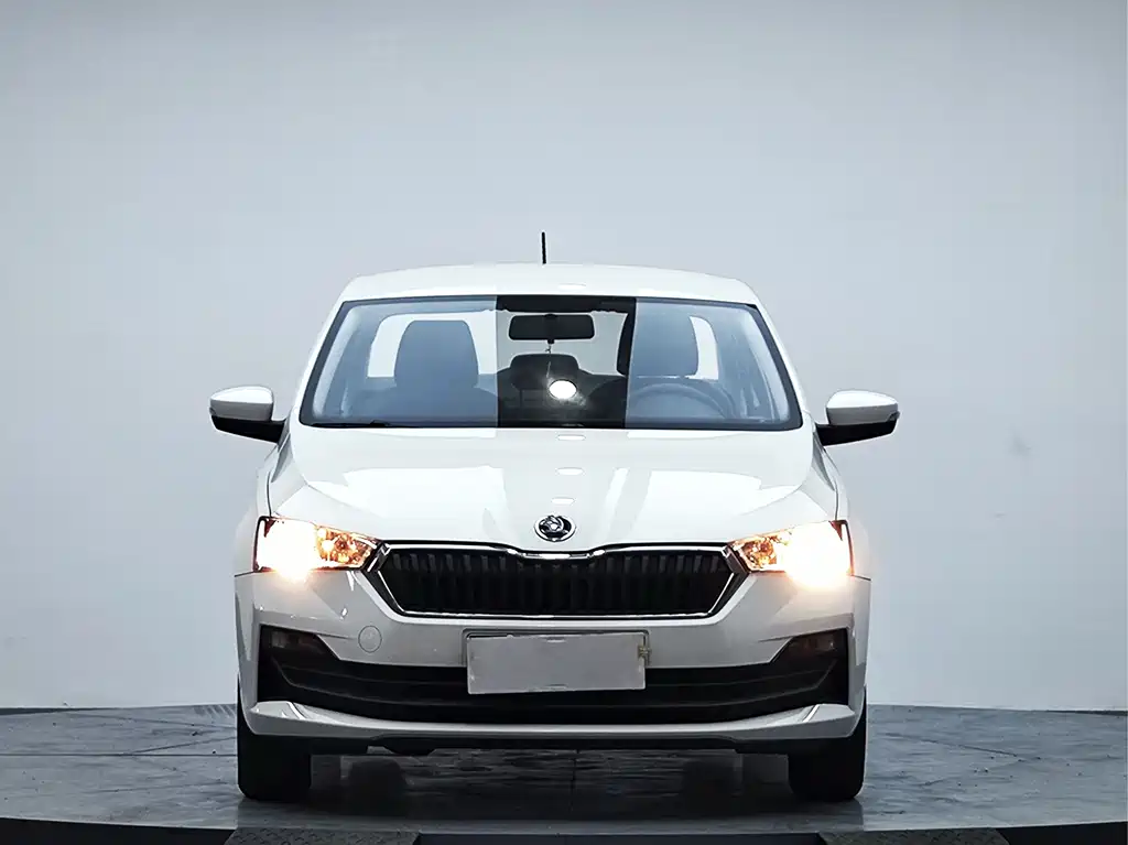 Skoda Rapid — миниатюра 3