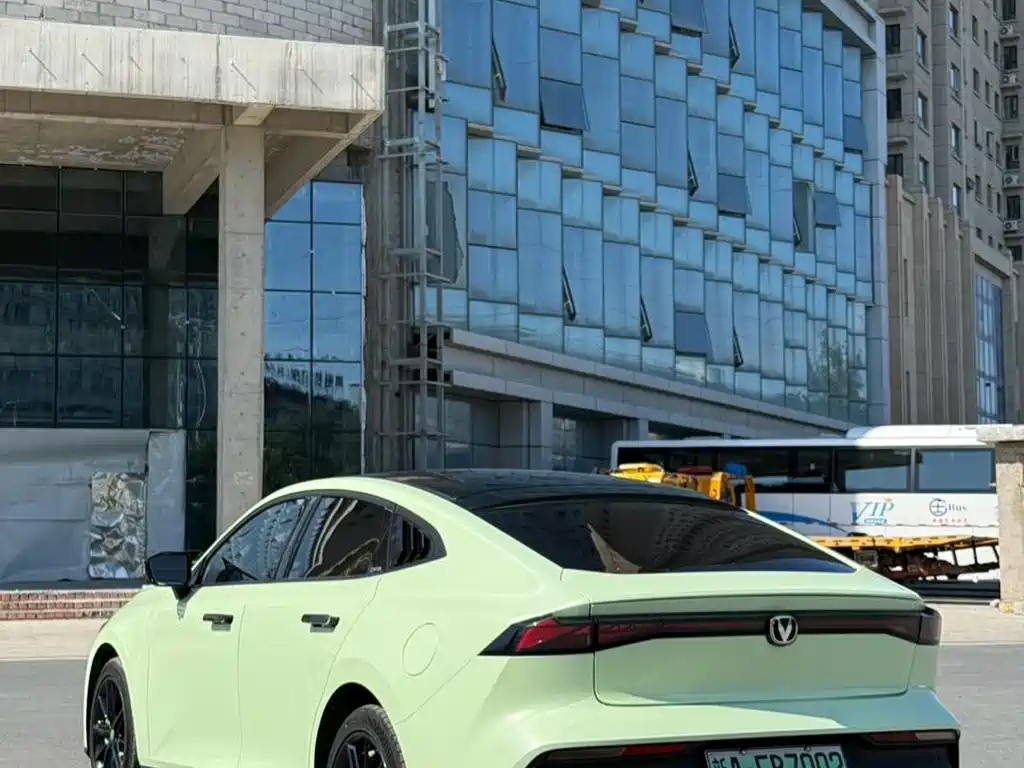 Changan UNI-V iDD — миниатюра 3