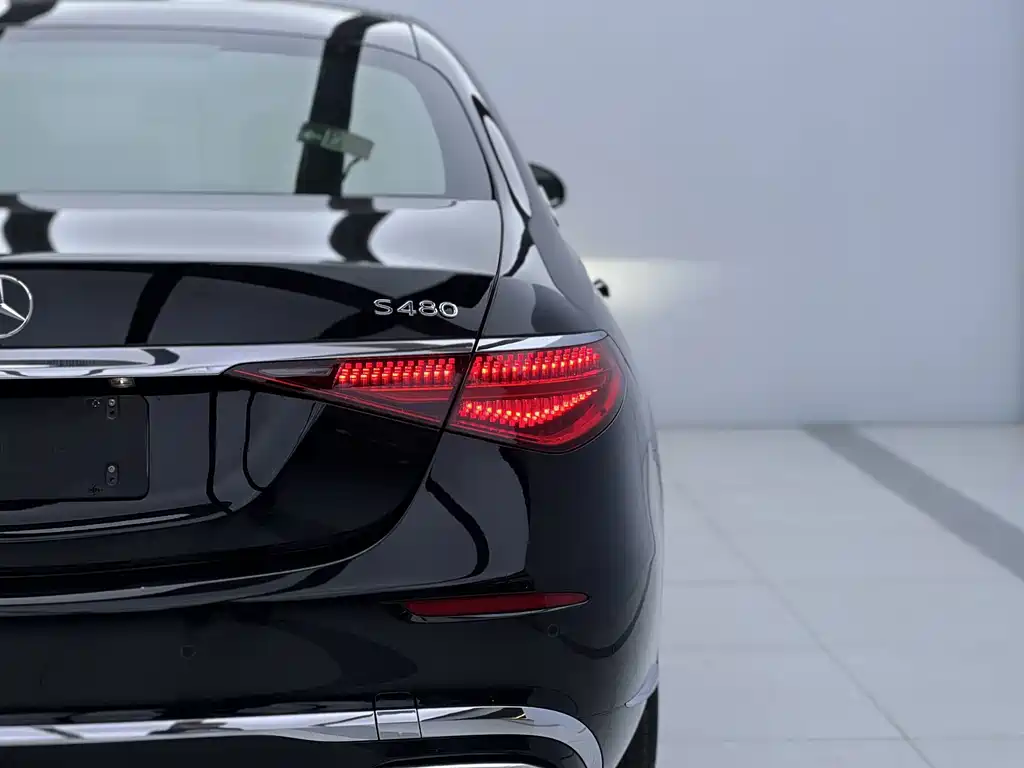 Mercedes-Benz S-Class — миниатюра 6