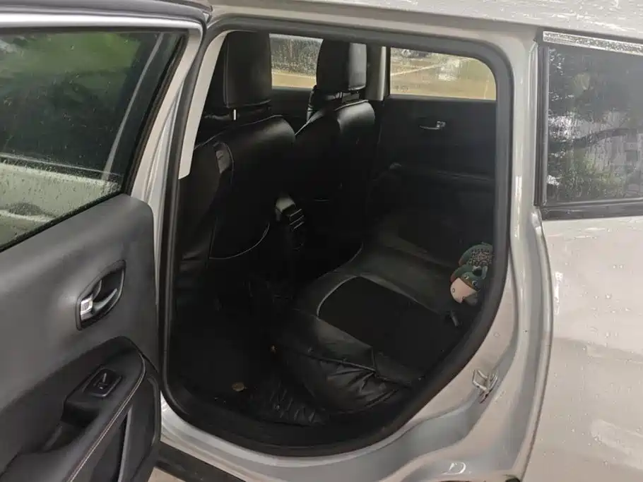 Jeep Compass — миниатюра 11