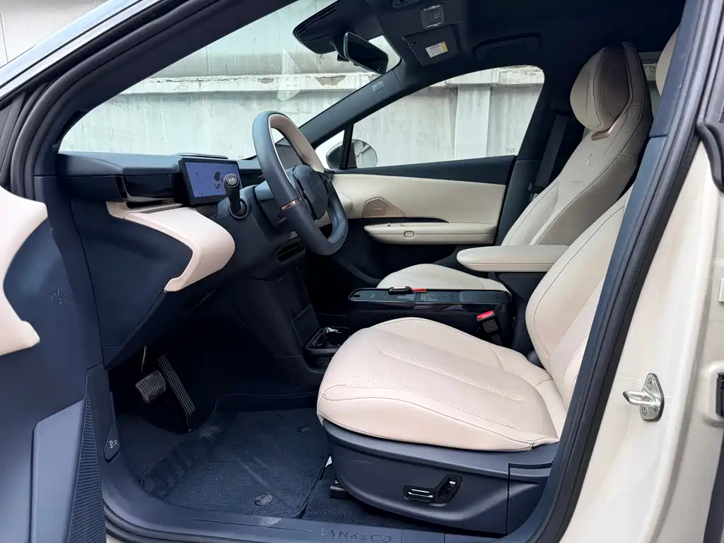 Lynk & Co Z20 2025 530km Pro