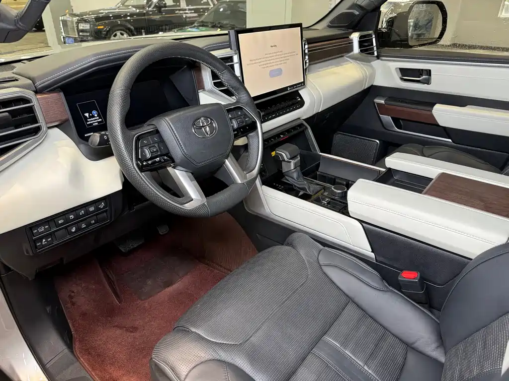 Toyota Sequoia — миниатюра 7
