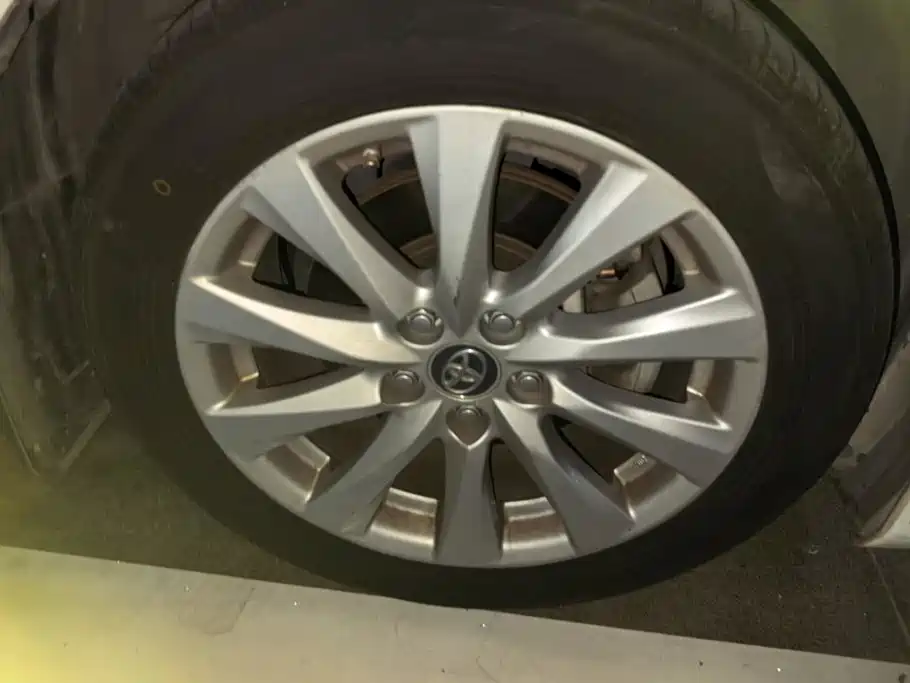 Toyota Camry — миниатюра 6