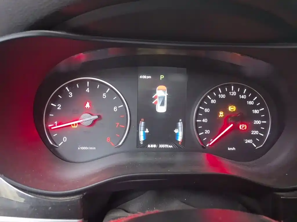 BYD MAX — миниатюра 4