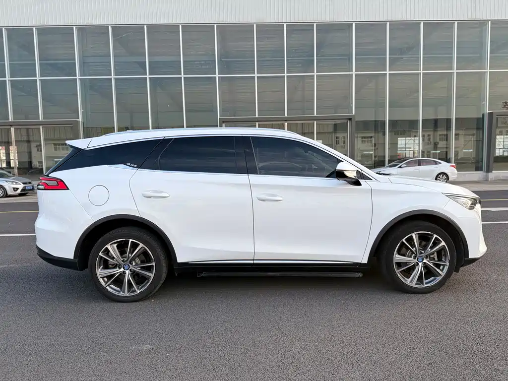 BYD Tang New Energy — миниатюра 4
