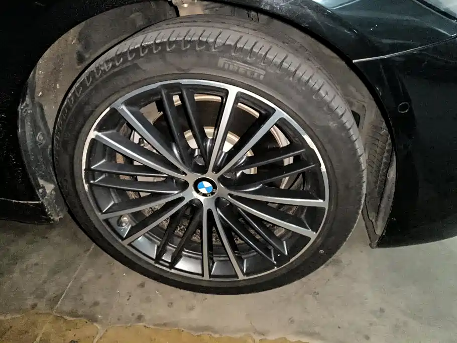 BMW 5 Series — миниатюра 6