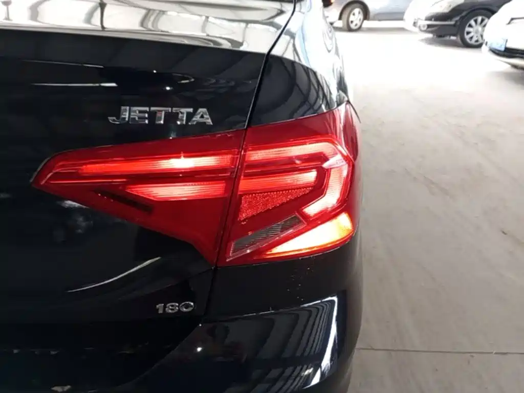 Volkswagen Jetta — миниатюра 8