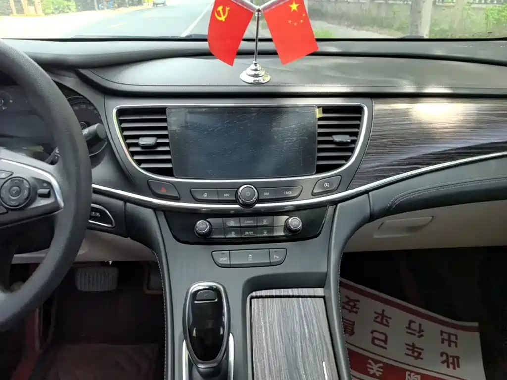 Buick LaCrosse — миниатюра 13