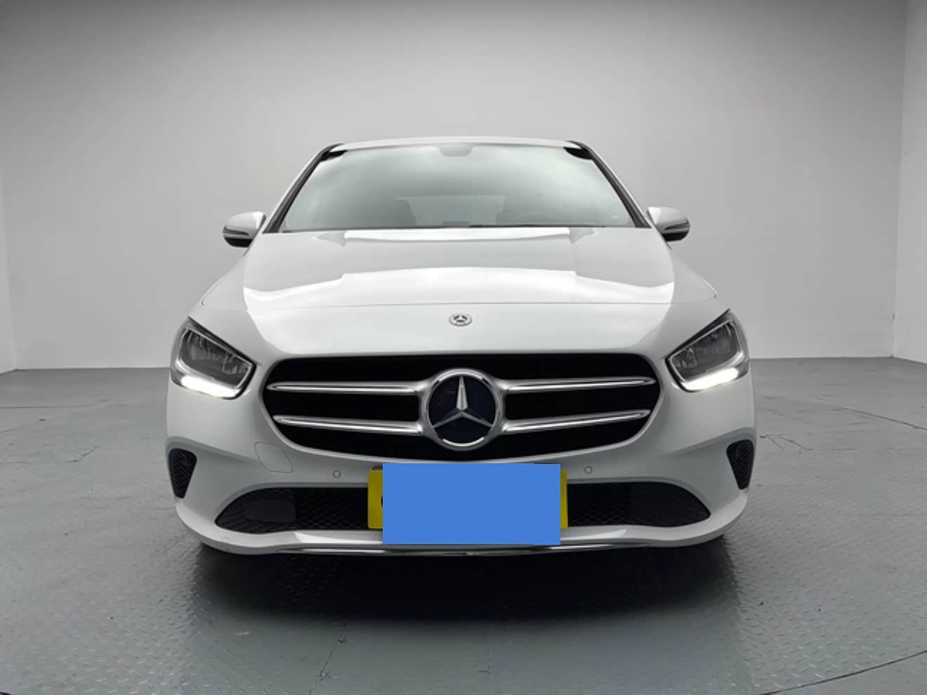 Mercedes-Benz B-Class 1.3 л 2021 г. Белый, пробег 28000 км