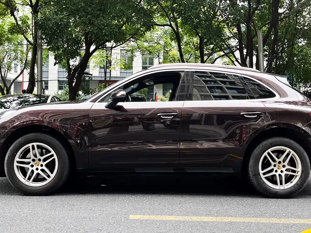 Porsche Macan — миниатюра 7