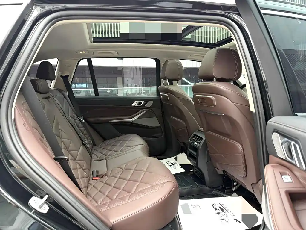 BMW X5 2023 xDrive 30Li Premium M Sport