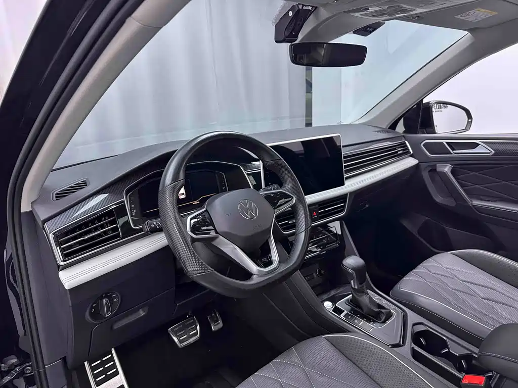 Volkswagen Tiguan L — миниатюра 3