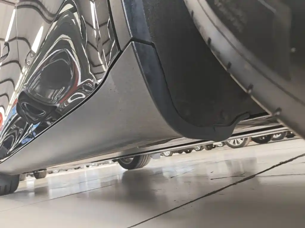 Tesla Model Y — миниатюра 22