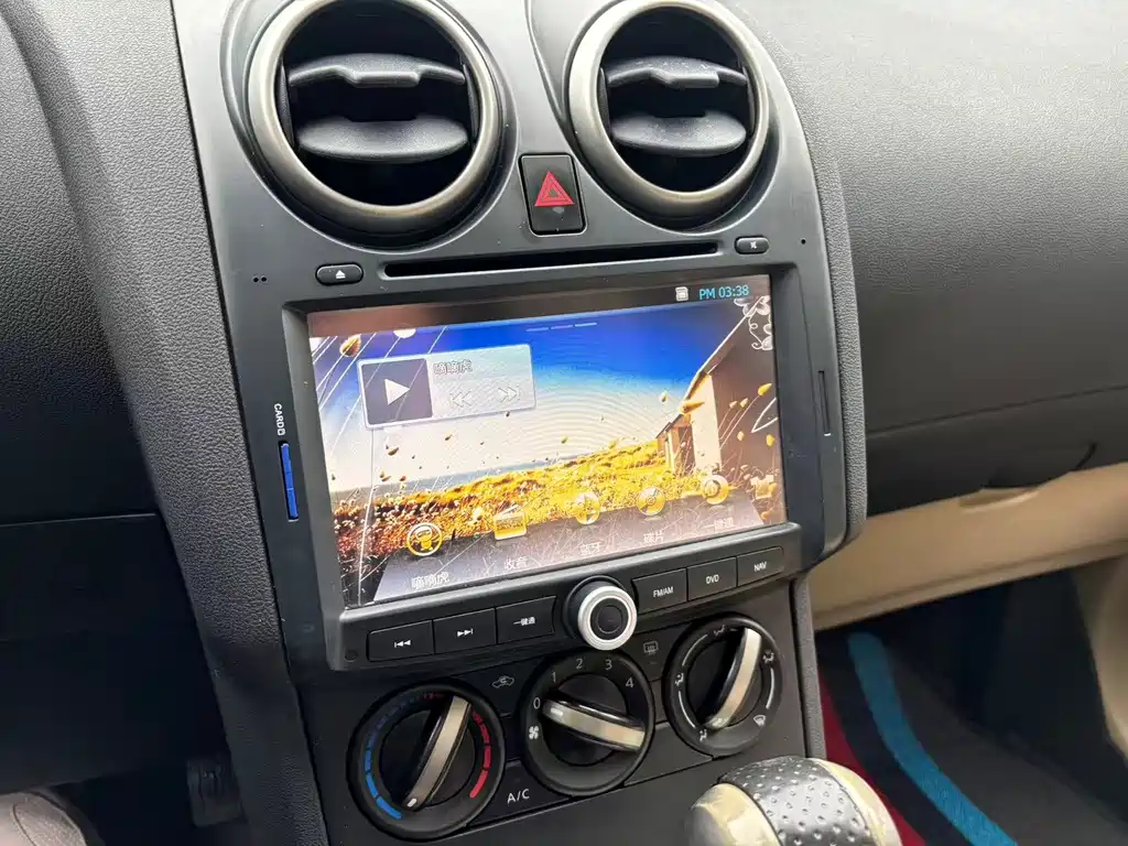 Nissan Qashqai — миниатюра 9