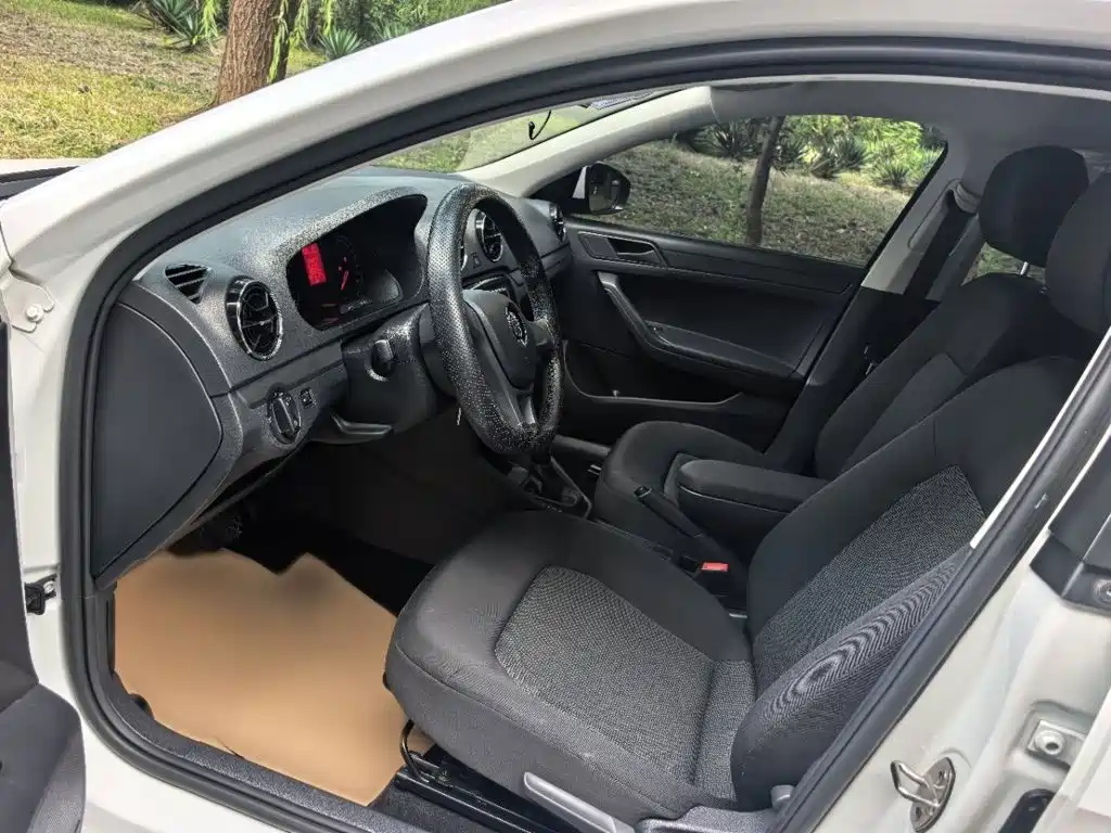 Volkswagen Jetta — миниатюра 8