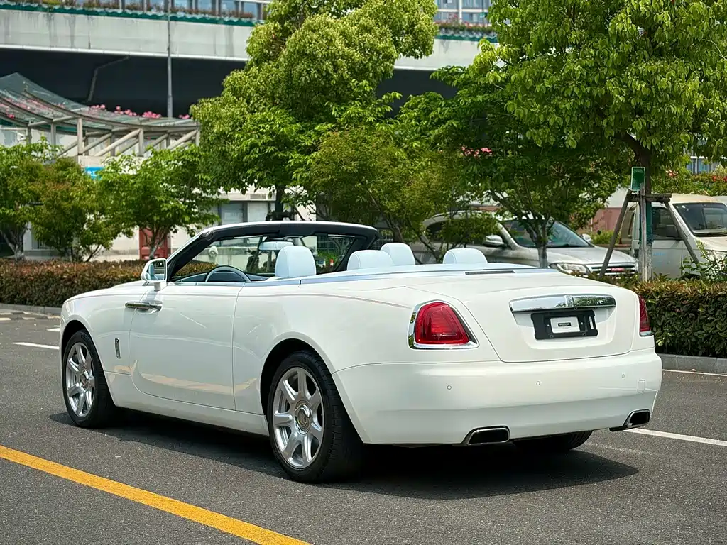 Rolls-Royce Dawn — миниатюра 5