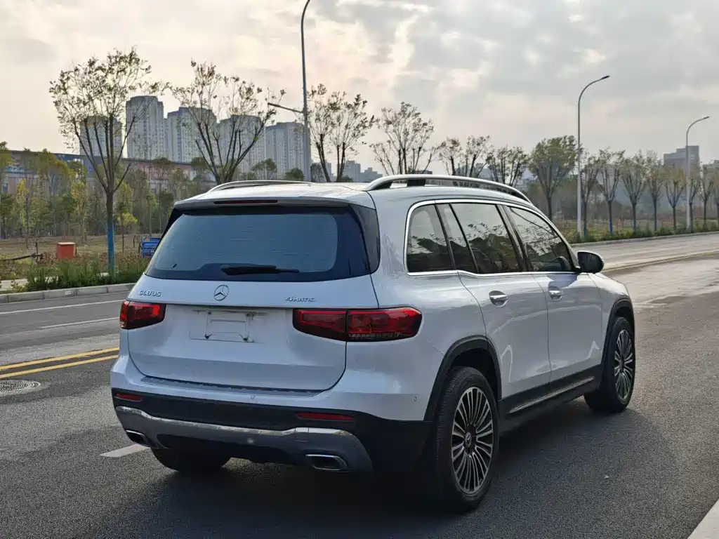 MERCEDES-BENZ  GLB