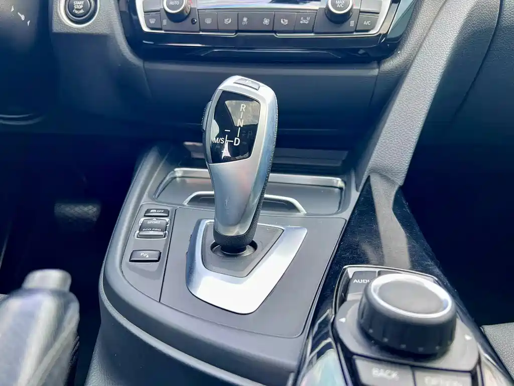 BMW 3 Series — миниатюра 14