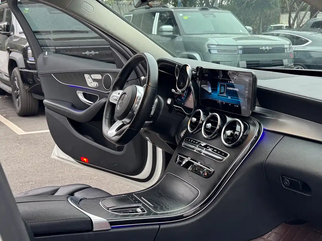 Mercedes-Benz C-Class — миниатюра 10