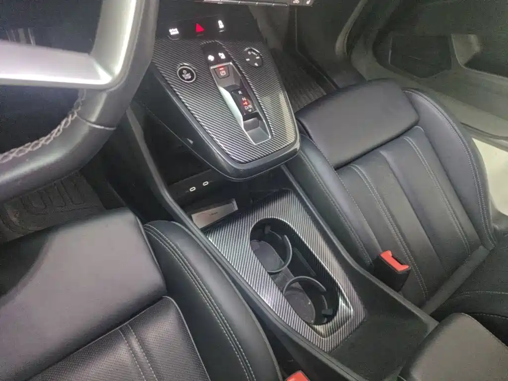 Audi Q4 e-tron — миниатюра 14