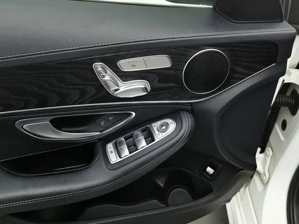 Mercedes-Benz C-Class — миниатюра 9