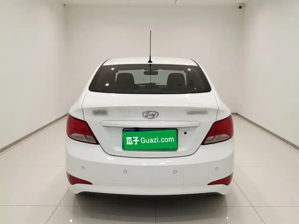 Hyundai Verna — миниатюра 5