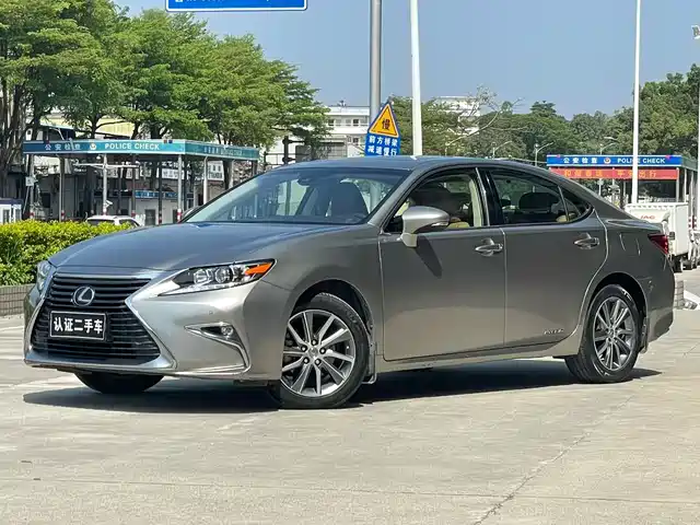 LEXUS ES 2017