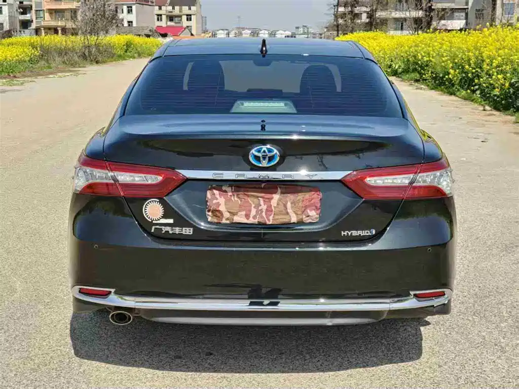 TOYOTA CAMRY