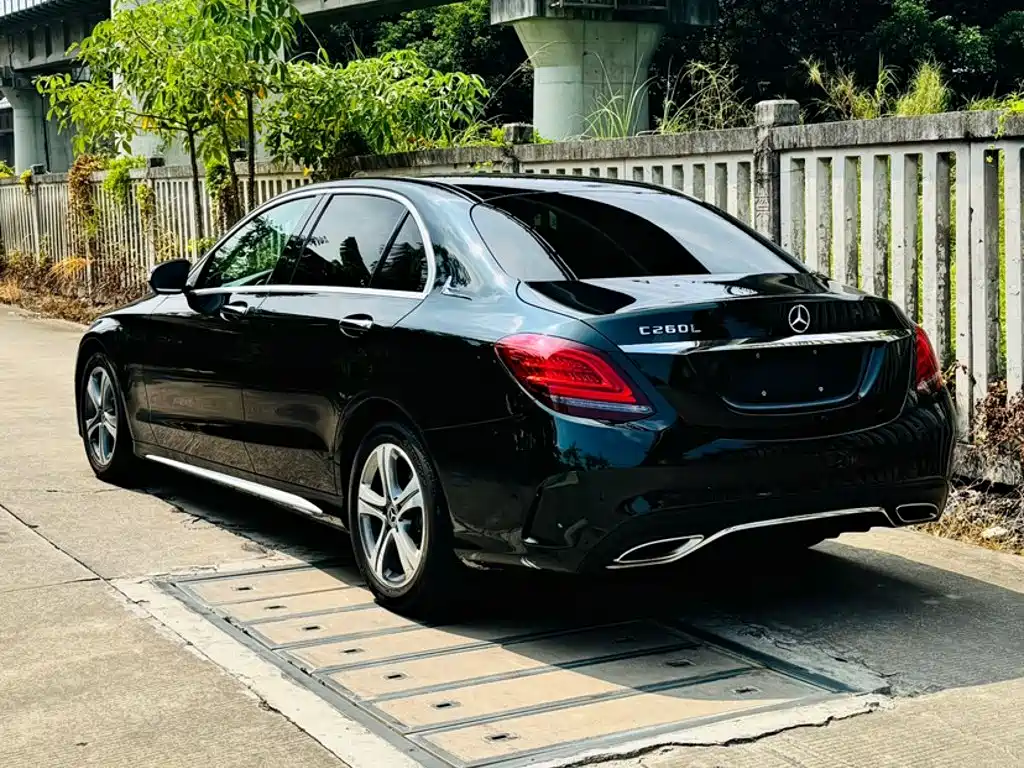 Mercedes-Benz C-Class — миниатюра 5