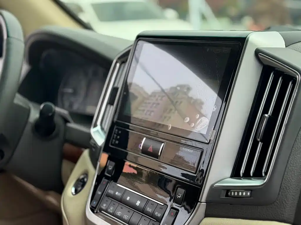 Toyota Land Cruiser 4.0L V6 Middle East Base Edition, фото 13