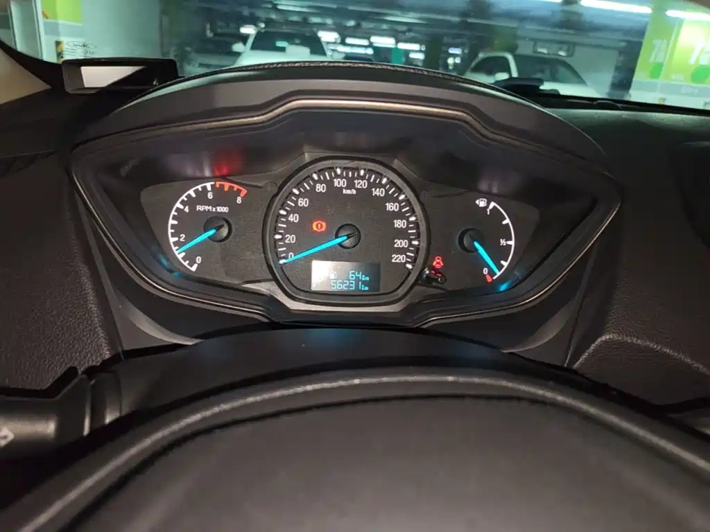 Ford Escort — миниатюра 12